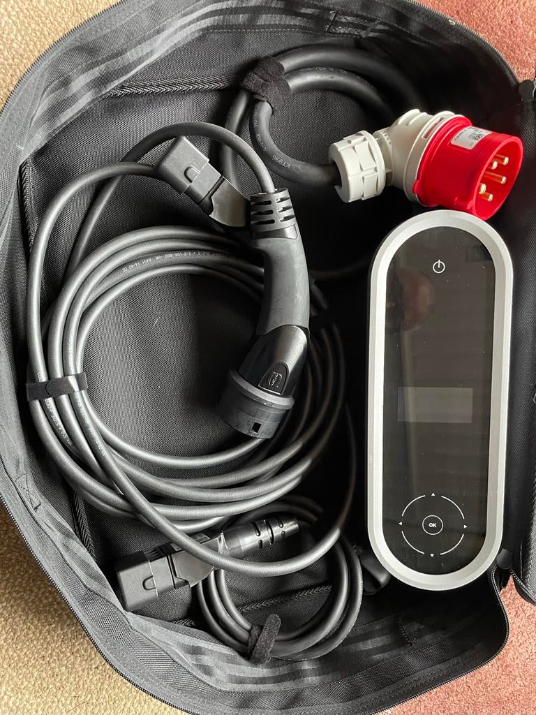 Porsche Universele Lader (AC) met CEE Rood Adapter, Auto diversen, Laadpalen, Zo goed als nieuw, Laadpaal en Laadkabel, Ophalen