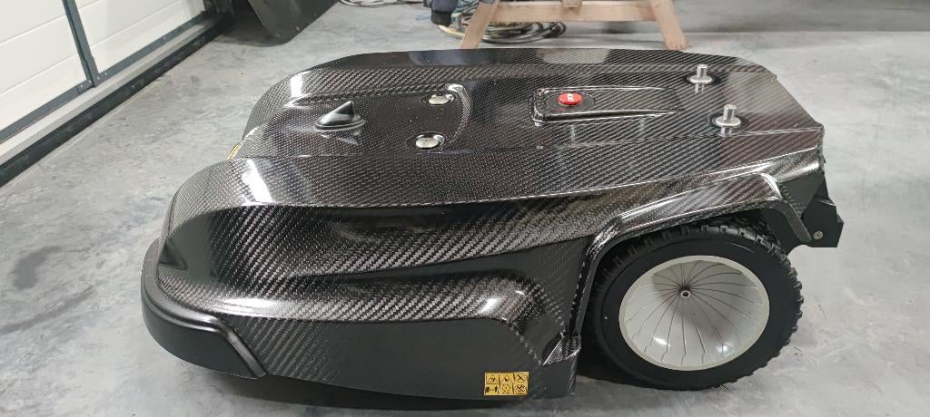 Robotmaaier Wiper yard 2000S. Maait tot 20.000M2 !!, Ophalen, Zo goed als nieuw, Meer dan 25 cm, Wiper Yard