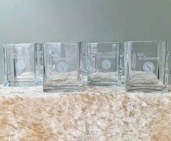 Senseo glazen set 4x vierkant Douwe Egberts mokken, Huis en Inrichting, Keuken | Servies, Zo goed als nieuw, Glas of Glazen, Overige stijlen