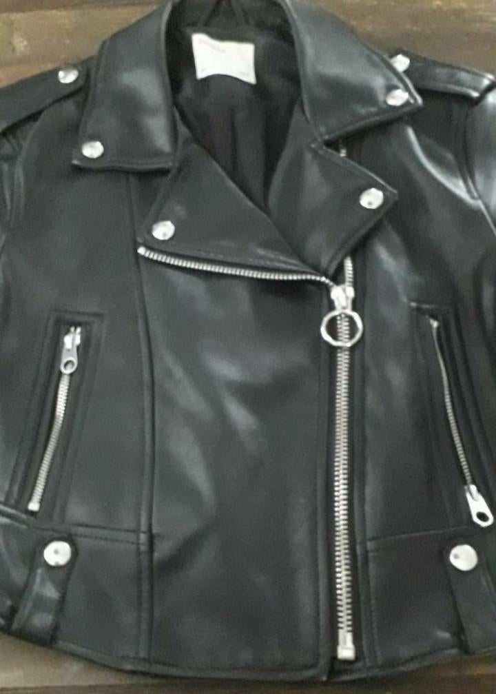 Bikerjack,S, Bershka,  zgan, Zwart, Zo goed als nieuw, Jasje, Maat 36 (S)