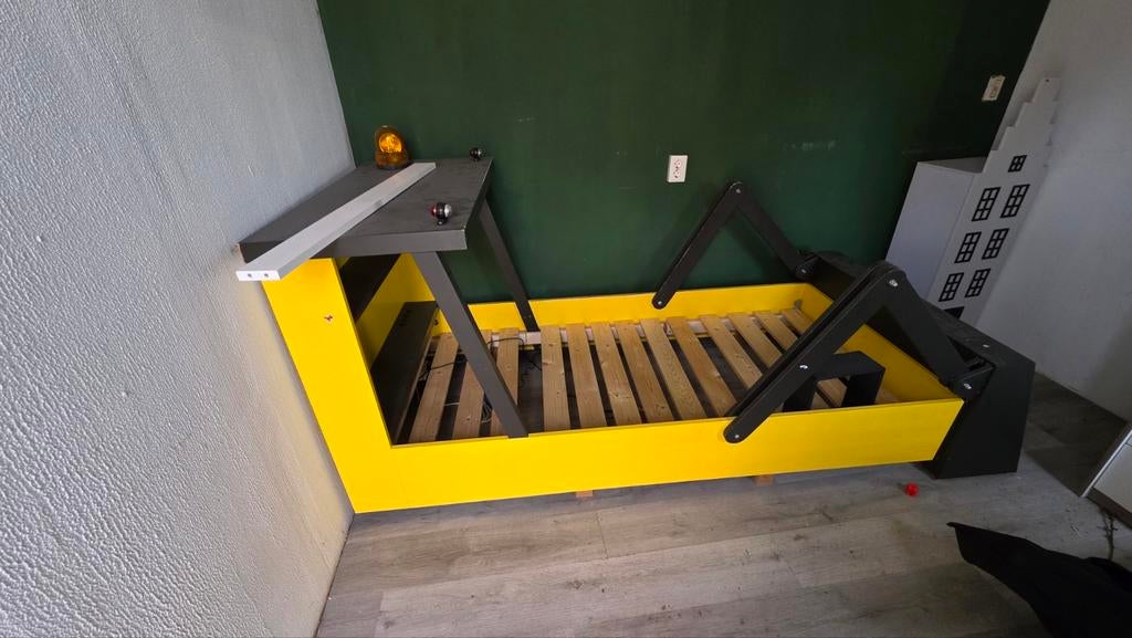 Shovel kinderbed met verlichting en matras, Lattenbodem, 85 tot 100 cm, Ophalen of Verzenden, Zo goed als nieuw
