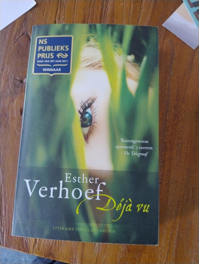 Esther Verhoef - Déjà vu (NS Publieksprijs Winnaar), Ophalen of Verzenden, Gelezen, Esther Verhoef, Nederland