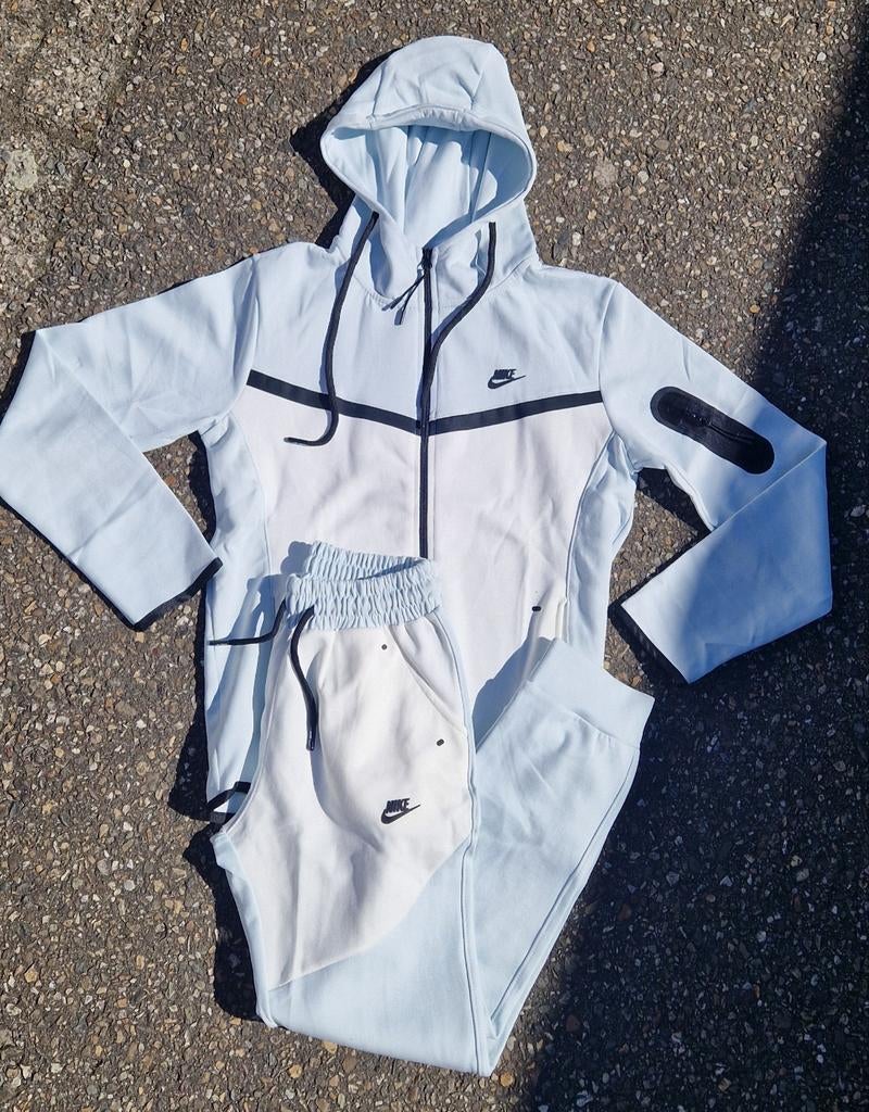Mooi trainingspak 176, Kinderen en Baby's, Kinderkleding | Maat 176, Ophalen of Verzenden, Jongen of Meisje, Sport- of Zwemkleding
