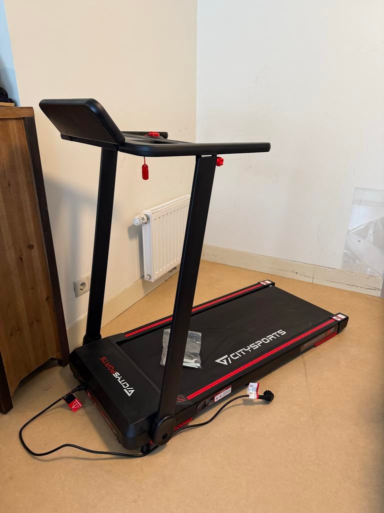 TibaGoods Elektrische Loopband 1 t/m 12 km/h - Wandelband - Hometrainer - Inklapbaar - 9% Handmatige hellingsfunctie - 12 Programma's - Sport - Walking pad - Voor Thuis - Dubbele Olie