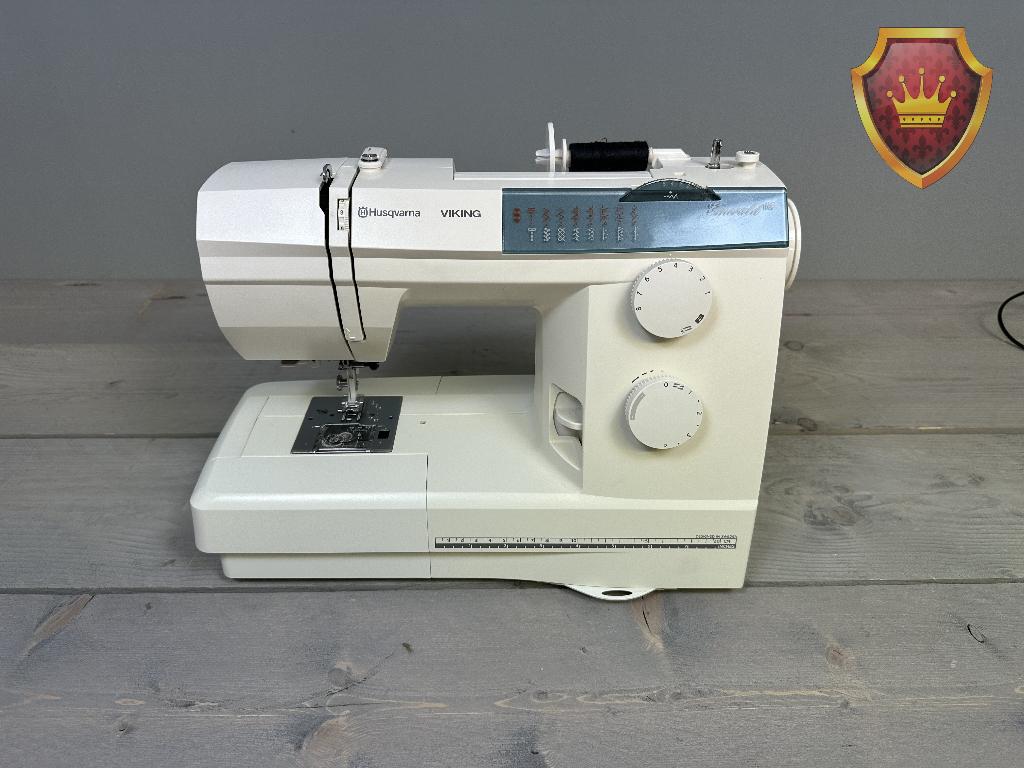 Husqvarna Viking Emerald 116, Hobby en Vrije tijd, Naaimachines en Toebehoren, Postbus 50131 1305 AC Almere., Gebruikt, Shop-support@husqvarnagroup.com