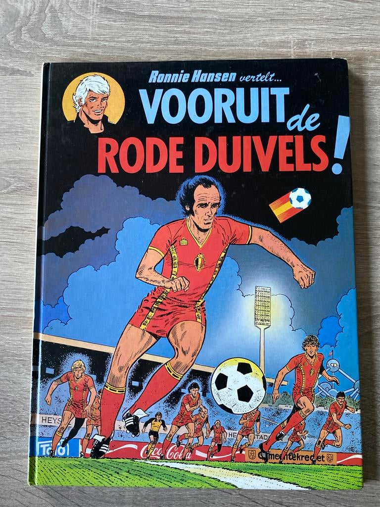 Ronnie Hansen vertelt... Vooruit de Rode Duivels! WK 1982 hc, Eén stripboek, Ophalen of Verzenden, Gelezen