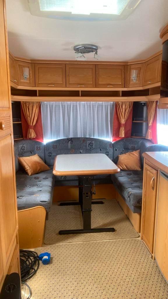 Caravan hobby wfe prestige, Caravans en Kamperen, Caravans, Particulier, tot en met 4, 1000 - 1250 kg, Overige, Hobby, Vast bed