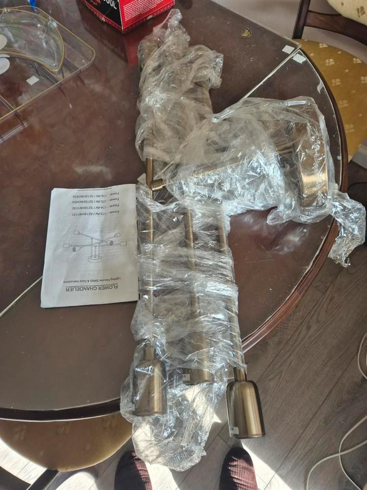 Nieuwe Flower Chandelier - Moderne Hanglamp, Huis en Inrichting, Lampen | Hanglampen, Nieuw, 50 tot 75 cm, Metaal, Ophalen of Verzenden