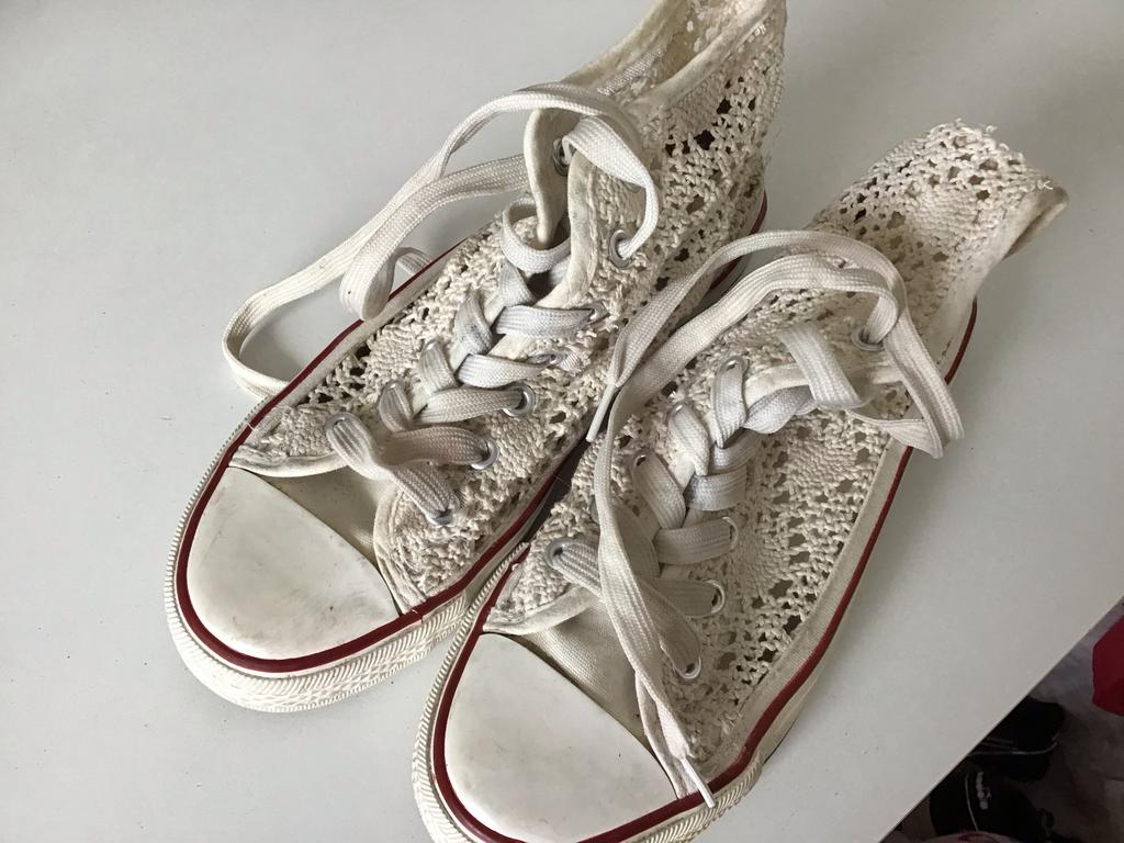 Gehaakte sneakers, maat 36, Ophalen of Verzenden, Zo goed als nieuw, Wit, Sneakers of Gympen