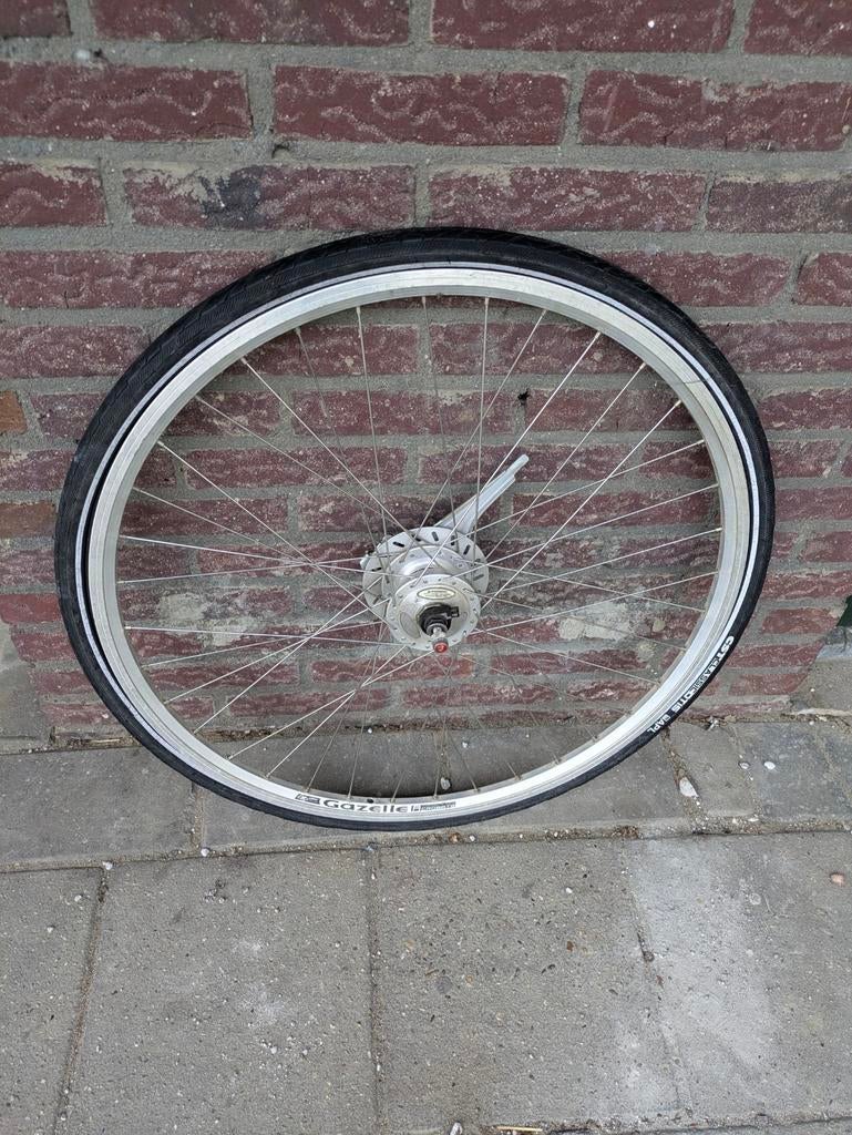Voorwiel met naafdynamo 28 inch, Fietsen en Brommers, Fietsonderdelen, Ophalen