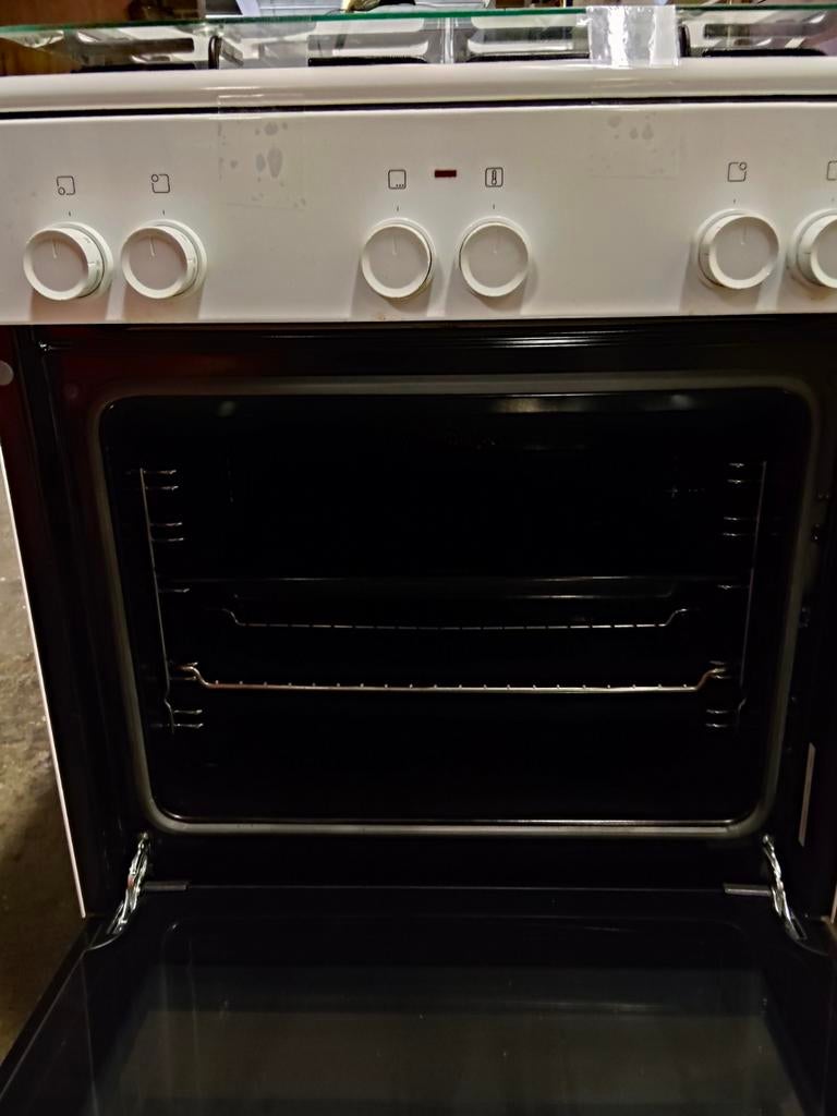 Bosch gasfornuis met electrische oven, Witgoed en Apparatuur, Fornuizen, Ophalen, 4 kookzones, Zo goed als nieuw, Gas