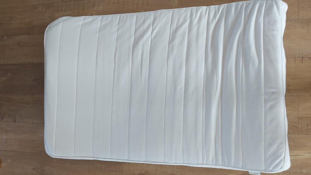 Baby / peuter matras, 125 x 75. Ikea, Ophalen, Jongetje of Meisje, Wit, Dekbedovertrek