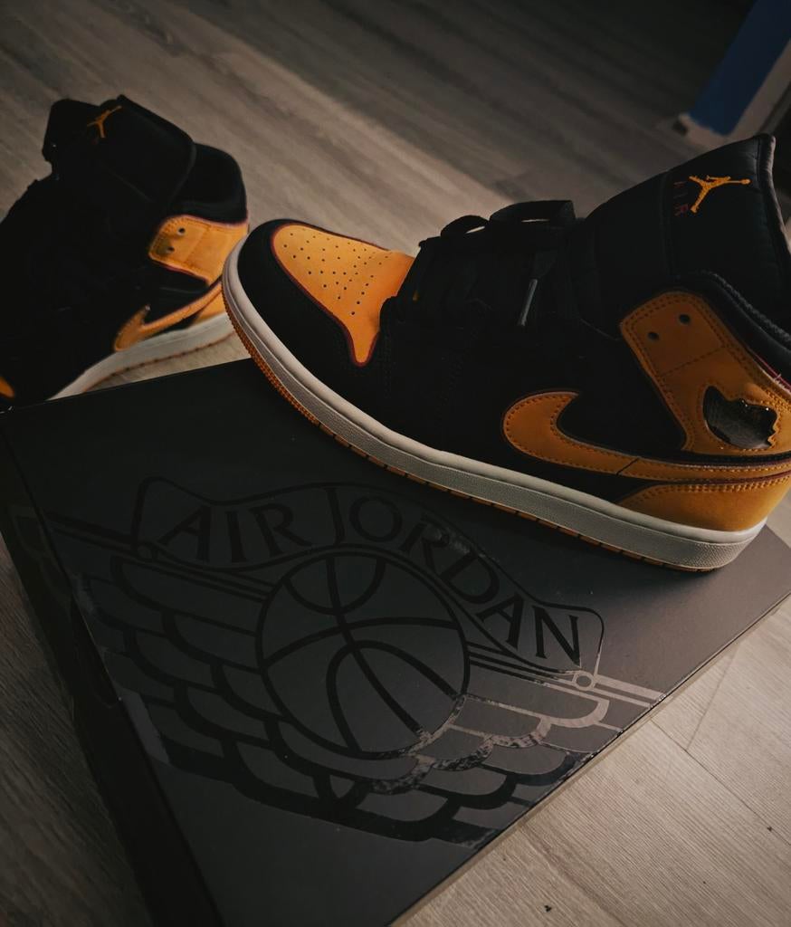 Nike Air Jordan 1 Vivid Orange Sneakers (Tijdelijke korting), Ophalen, Overige kleuren, Nike Air Jordan, Sneakers of Gympen