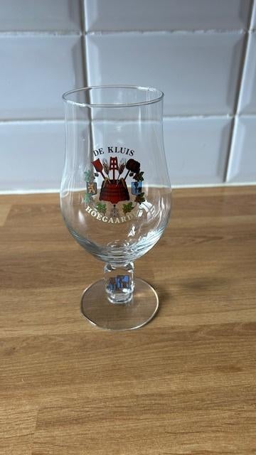 Q4-Hoegaarden bierglas op voet, Ophalen of Verzenden, Gebruikt, Glas, Overige stijlen