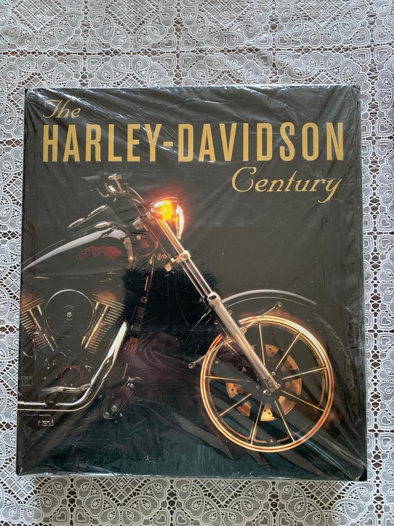 The Harley-Davidson Century Boek - Nieuw in Seal, Motoren, Handleidingen en Instructieboekjes, Ophalen of Verzenden, Harley-Davidson of Buell