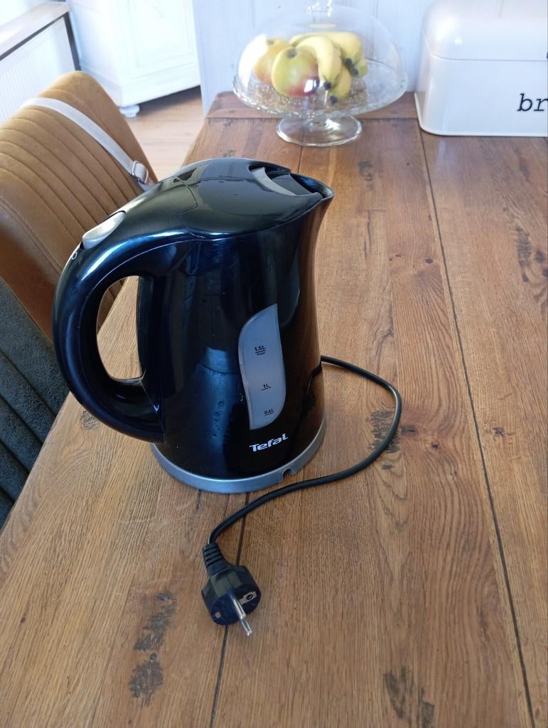 Tefal waterkoker 1,5 liter zgan en schoon!, 1 tot 2 liter, Ophalen of Verzenden, Zo goed als nieuw