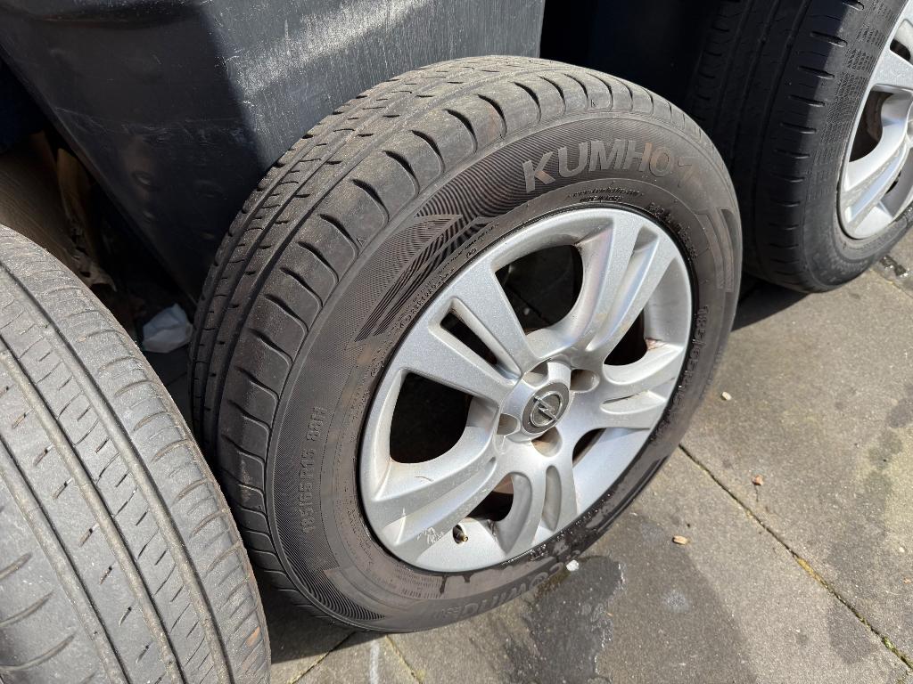 Opel corsa D 2013 velgen en banden, Ophalen, Gebruikt, Opel