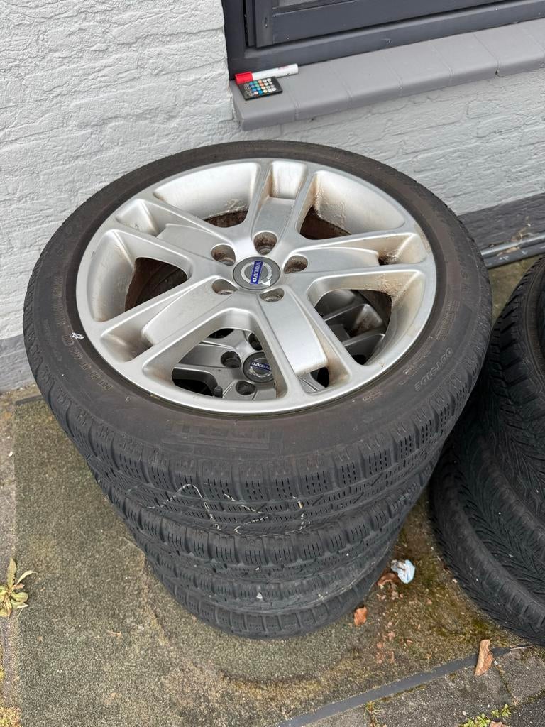 Lichtmetalen velgen met banden voor Volvo C30, Auto-onderdelen, Banden en Velgen, Ophalen, Gebruikt, Banden en Velgen, 17 inch