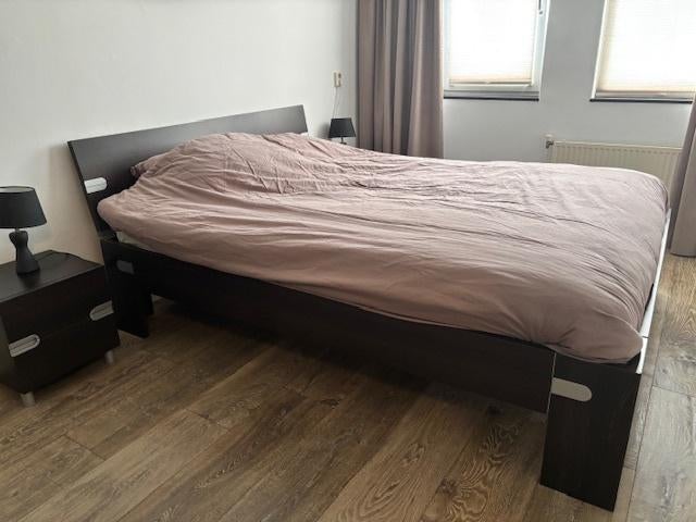 Bed tweepersoons + kast, Huis en Inrichting, Slaapkamer | Bedden, Ophalen, Gebruikt, Bruin, 210 cm