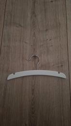 Baby kledinghangers, Ophalen