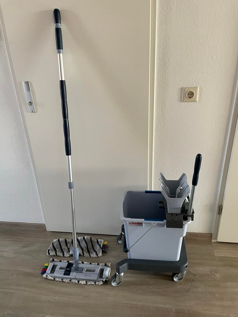 Professionele schoonmaakset: emmer, wringer, dweilstok., Huis en Inrichting, Schoonmaakartikelen, Ophalen, Dweilemmer, -bak, of -wagen