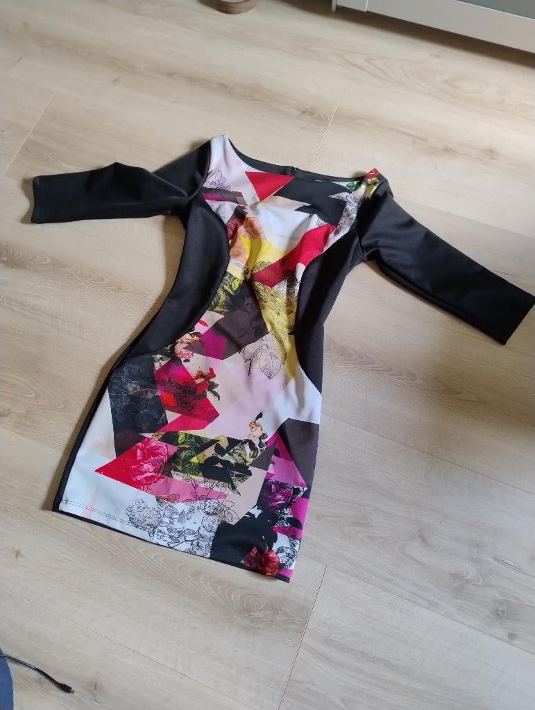 Jurk Rinascimento S, Overige kleuren, Verzenden, Rinascimento, Zo goed als nieuw