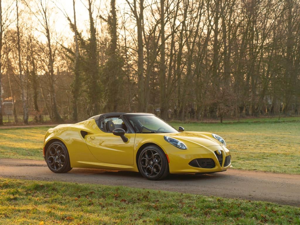 Alfa Romeo 4C Spider 1750TBI TCT | 1e eigenaar | Giallo Prot, Auto's, Alfa Romeo, Automaat, Achterwielaandrijving, Gebruikt, Zwart