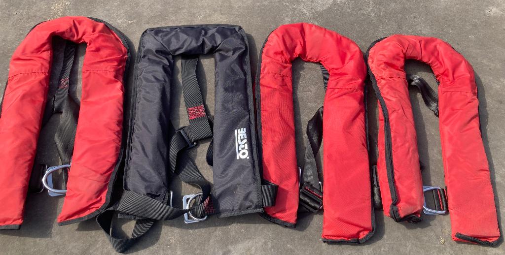 4x automatisch reddingsvest, Watersport en Boten, Watersportkleding, Gebruikt, Reddingsvest of Zwemvest, Dame of Heer, Ophalen of Verzenden