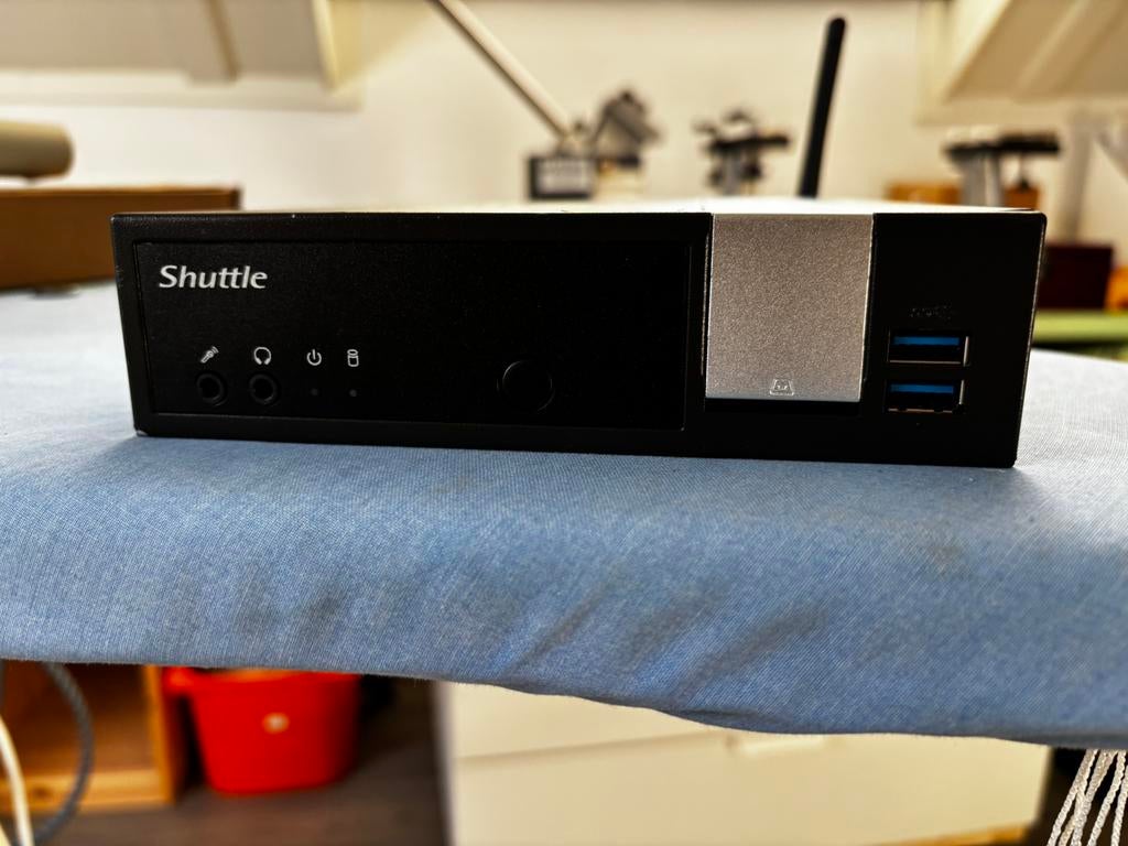 Shuttle DX30 Celeron J3355 8GB mini pc, Computers en Software, Desktop Pc's, Ophalen of Verzenden, Refurbished, Onbekend