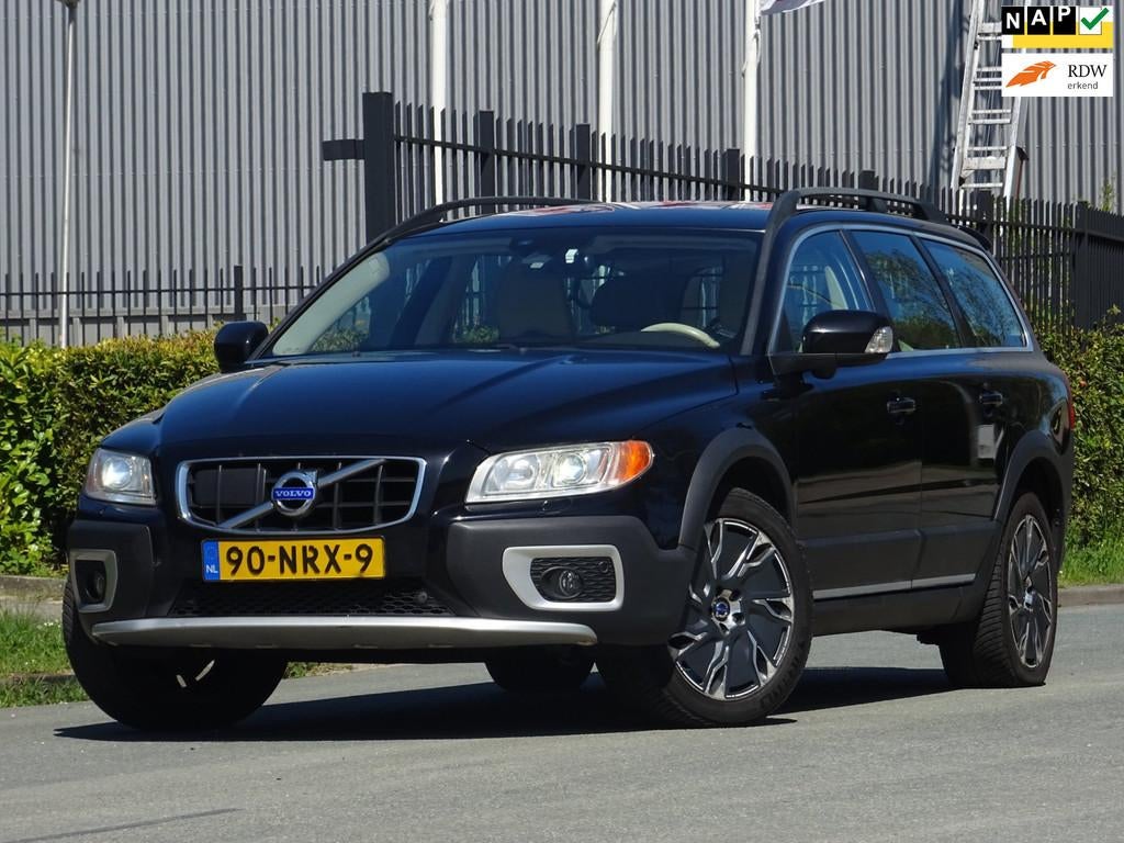Volvo XC70 2.4 D5 Summum AWD NL-AUTO FULL OPTIONS, Auto's, Volvo, Automaat, Euro 5, Gebruikt, Beige