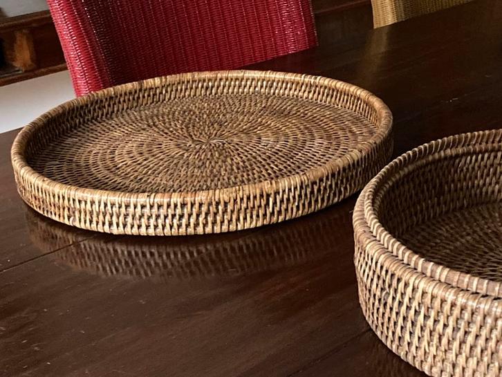2 ronde schalen/manden van birma riet/rattan, Huis en Inrichting, Woonaccessoires | Schalen en Manden, Gebruikt, Rond, Riet, Ophalen of Verzenden