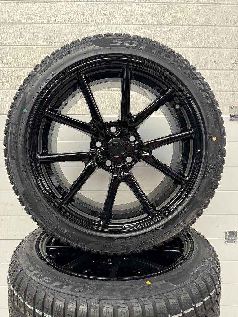 NIEUWE SET 18’’ TESLA MODEL 3 VELGEN WINTERBANDEN ORIG TPMS, 18 inch, -, -, Banden en Velgen