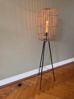 Vloerlamp met bamboe kap en lichtbron, Huis en Inrichting, Ophalen, Zo goed als nieuw, Hout, 100 tot 150 cm
