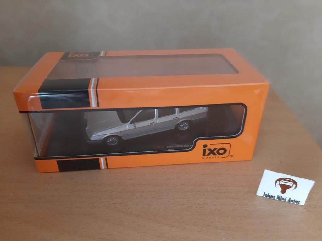 Ford Sierra Turnier Ghia 1986 zilvermetallic van IXO 1:43, Overige merken, Auto, IXO, Nieuw