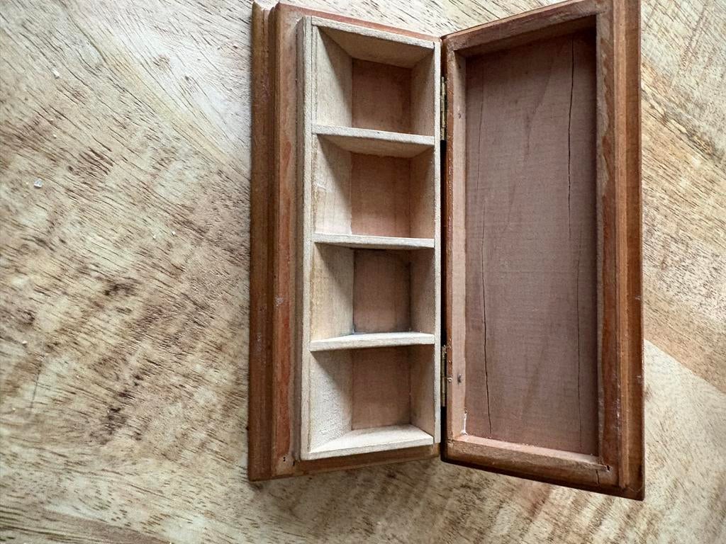 Houten postzegeldoosje met bloemenreliëf, Ophalen of Verzenden