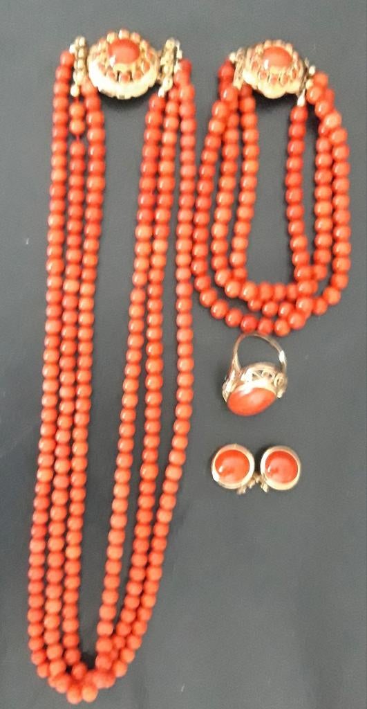 Bloedkoraal ketting Armband Ring Oorbellen, Ophalen of Verzenden, Zo goed als nieuw, Rood, Overige materialen