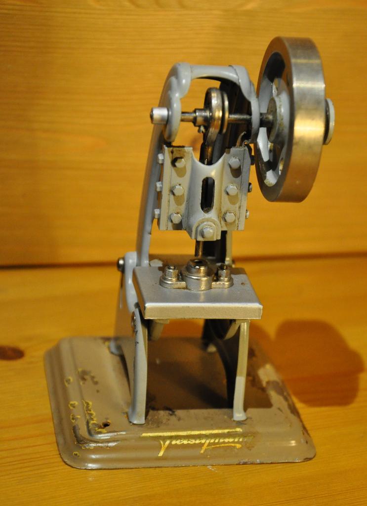 Fleischmann stoom aandrijfmodel ponsmachine, Antiek en Kunst, Ophalen of Verzenden