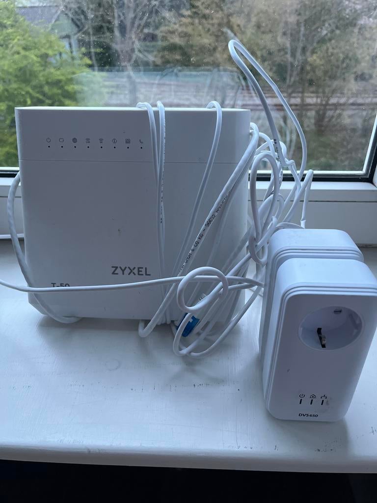 Zyxel T-50 router met 2 wifi ontvangers, Ophalen of Verzenden, Gebruikt, Router