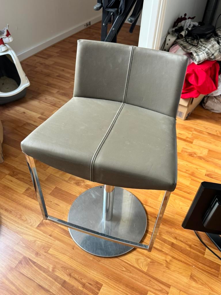 KFF design barkruk, Ophalen, Zo goed als nieuw, Eenpersoons, Minder dan 150 cm