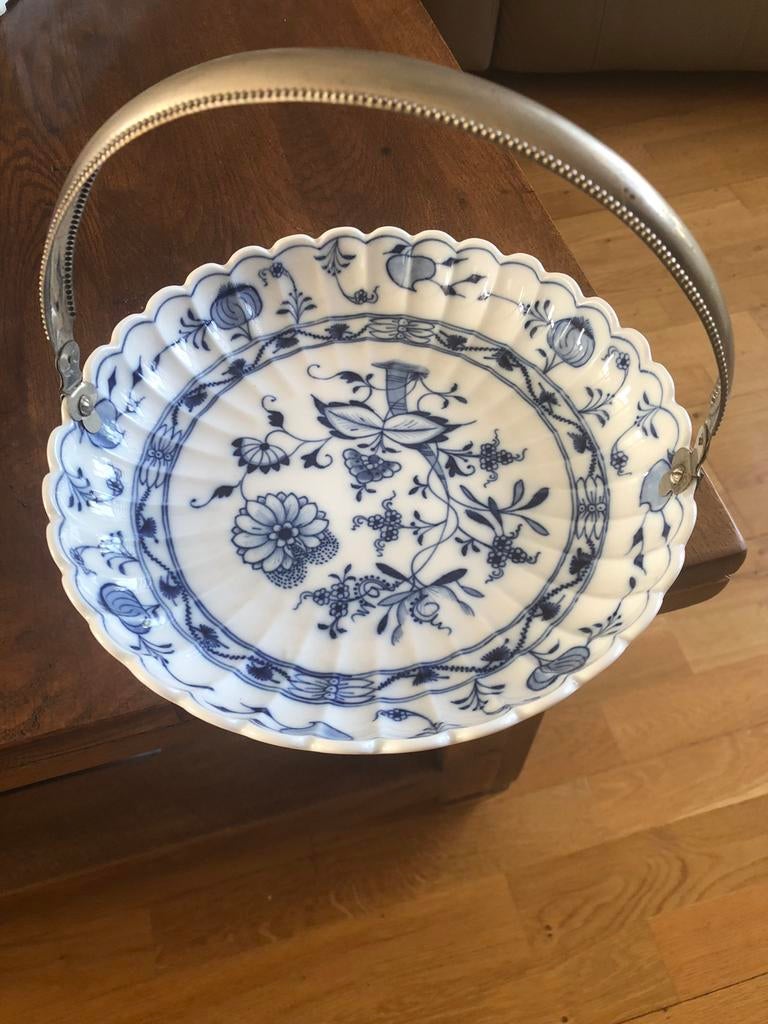 Schaal met hengsel puntgaaf Meissen porselijn, Ophalen of Verzenden