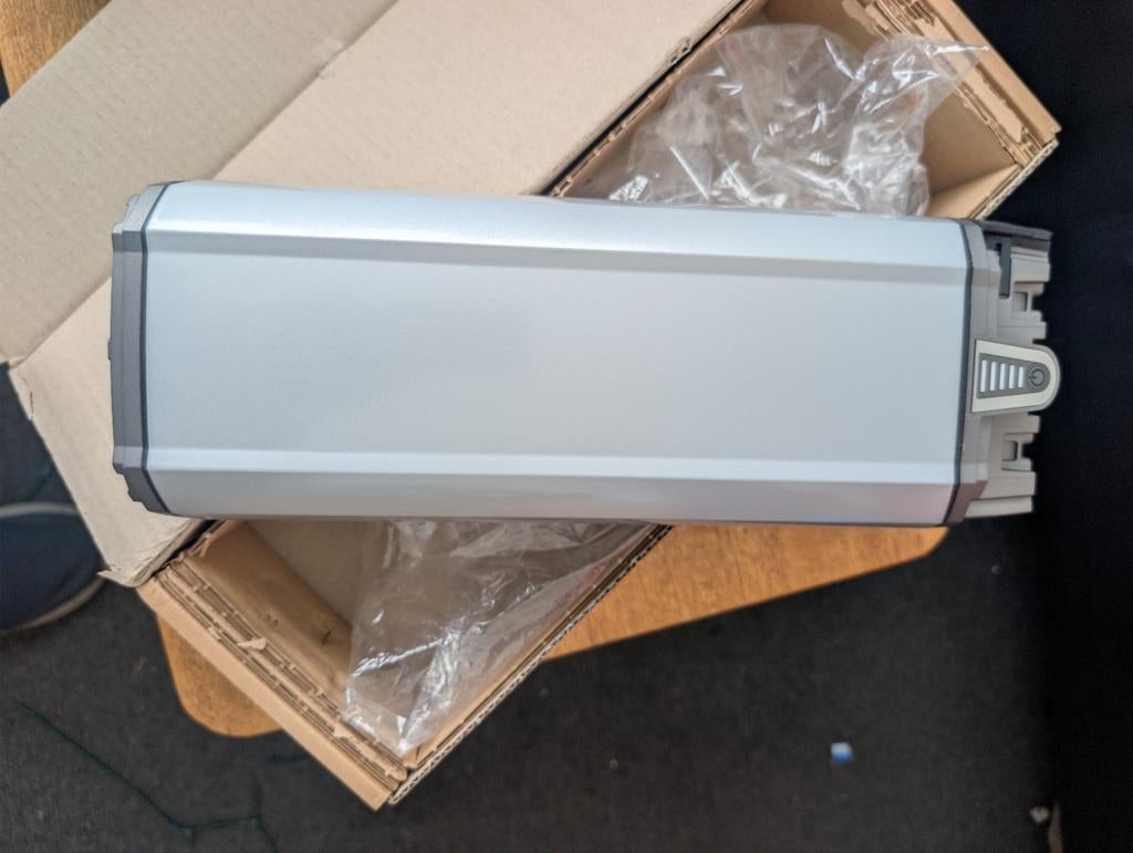 Niuew Sparta / Koga / Batavus iON 621 Wh  bagagedrager accu, Fietsen en Brommers, Fietsaccessoires | Fietsaccu's, Nieuw, Ophalen of Verzenden