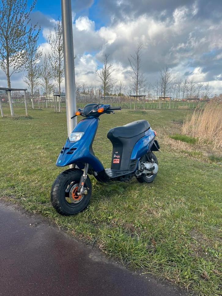 Piaggio typhoon 2003, Fietsen en Brommers, Scooters | Piaggio, Gebruikt, Overige modellen, Maximaal 45 km/u, Tweetakt, Ophalen