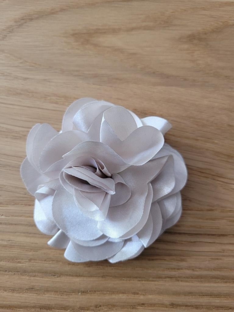 Elegante bloem broche/haarclip - Crème/Beige, Overige materialen, Beige, Ophalen of Verzenden, Zo goed als nieuw