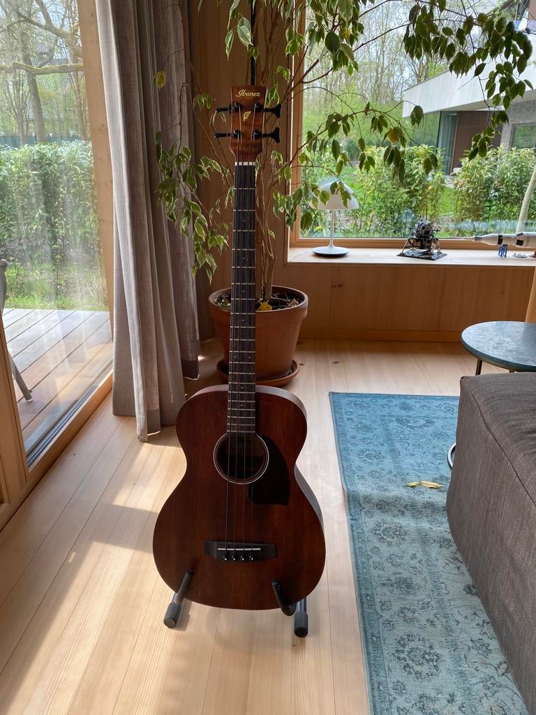 Ibanez akoestische bas met element, Muziek en Instrumenten, Ophalen of Verzenden, Zo goed als nieuw, Western- of Steelstringgitaar