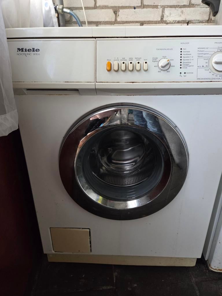 Miele Wasmachine Novotronic W836 - Betrouwbaar en Sterk, Gebruikt, Ophalen of Verzenden, Voorlader, 85 tot 90 cm