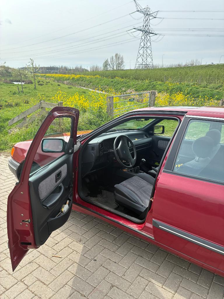 Ford Scorpio 2.0 i CL, Auto's, Oldtimers, Particulier, ABS, Centrale vergrendeling, Panoramadak, Radio, Ford, Benzine, Sedan, Handgeschakeld