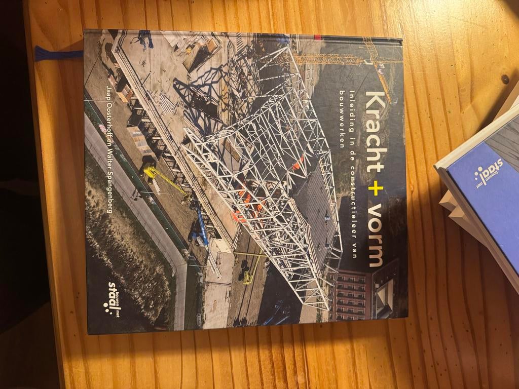 Kracht + Vorm: Inleiding in de constructieleer van bouwwerke, Ophalen of Verzenden, Zo goed als nieuw, Bouwkunde