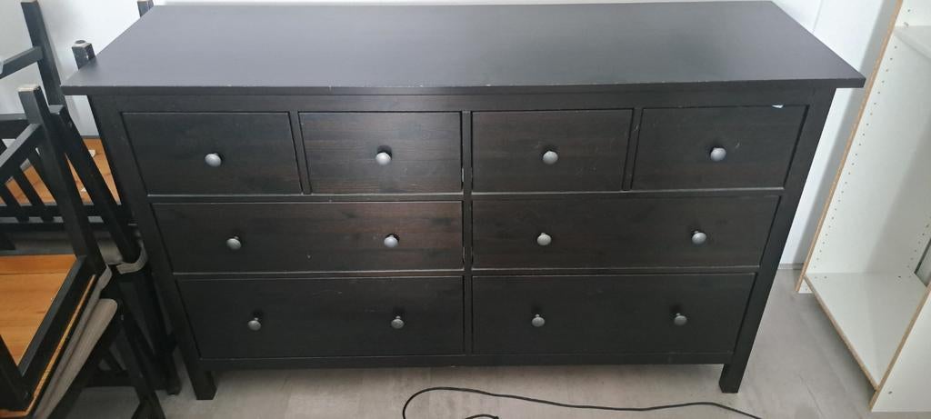 Ikea Hemnes Donkerbruine/zwarte ladekast met 8 laden, Ophalen