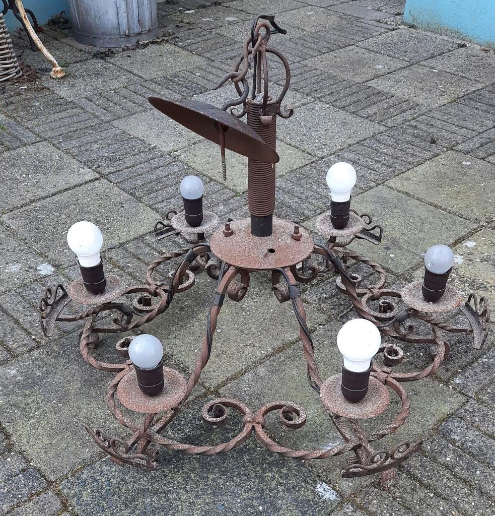 Zware smeedijzeren buitenlamp kroonluchter, Tuin en Terras, Ophalen, Gebruikt, Netvoeding, Hanglamp