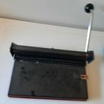 Perforator ouderwetse degelijke kwaliteit 25 gaatjes, Hobby en Vrije tijd, Ophalen of Verzenden